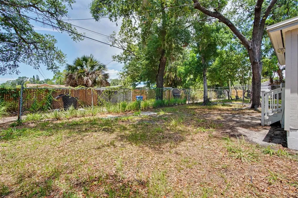 2425 19th Street S St Petersburg FL 33712