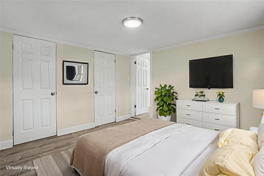2425 19th Street S St Petersburg FL 33712