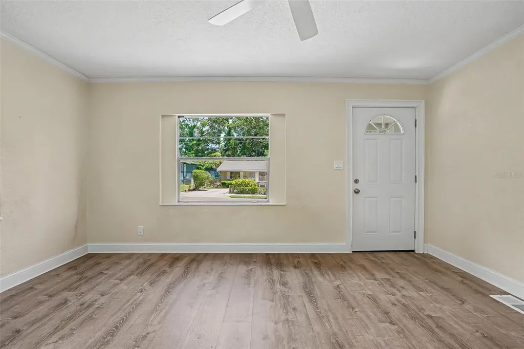 2425 19th Street S St Petersburg FL 33712