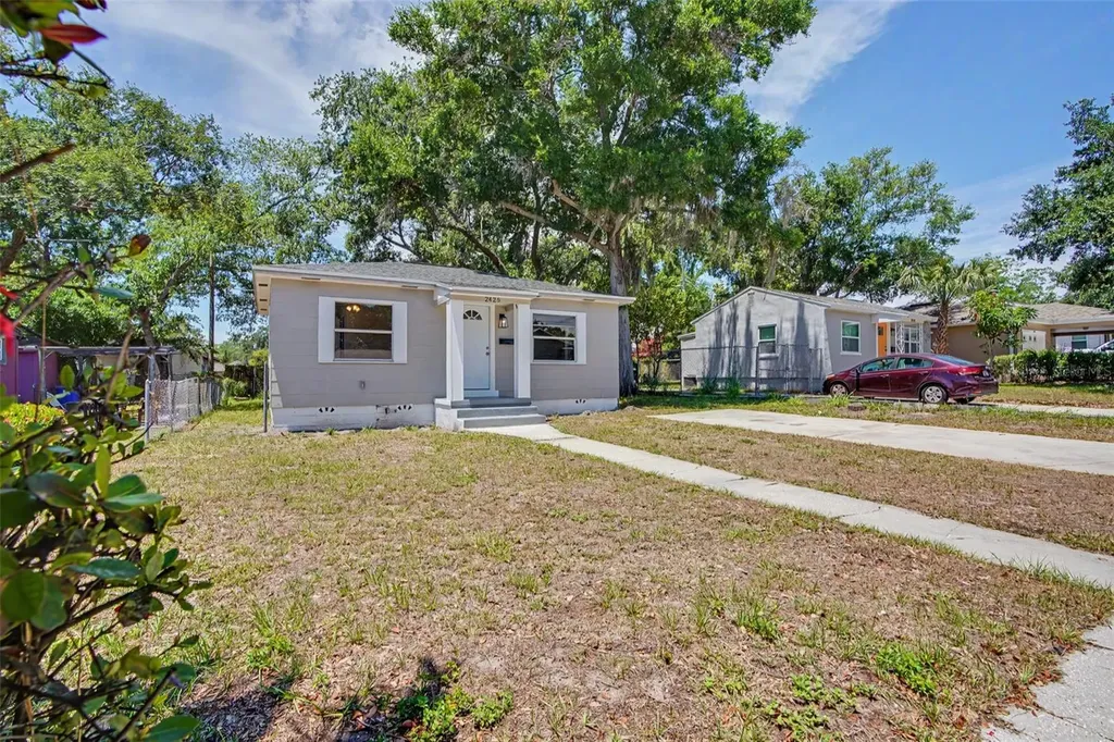 2425 19th Street S St Petersburg FL 33712