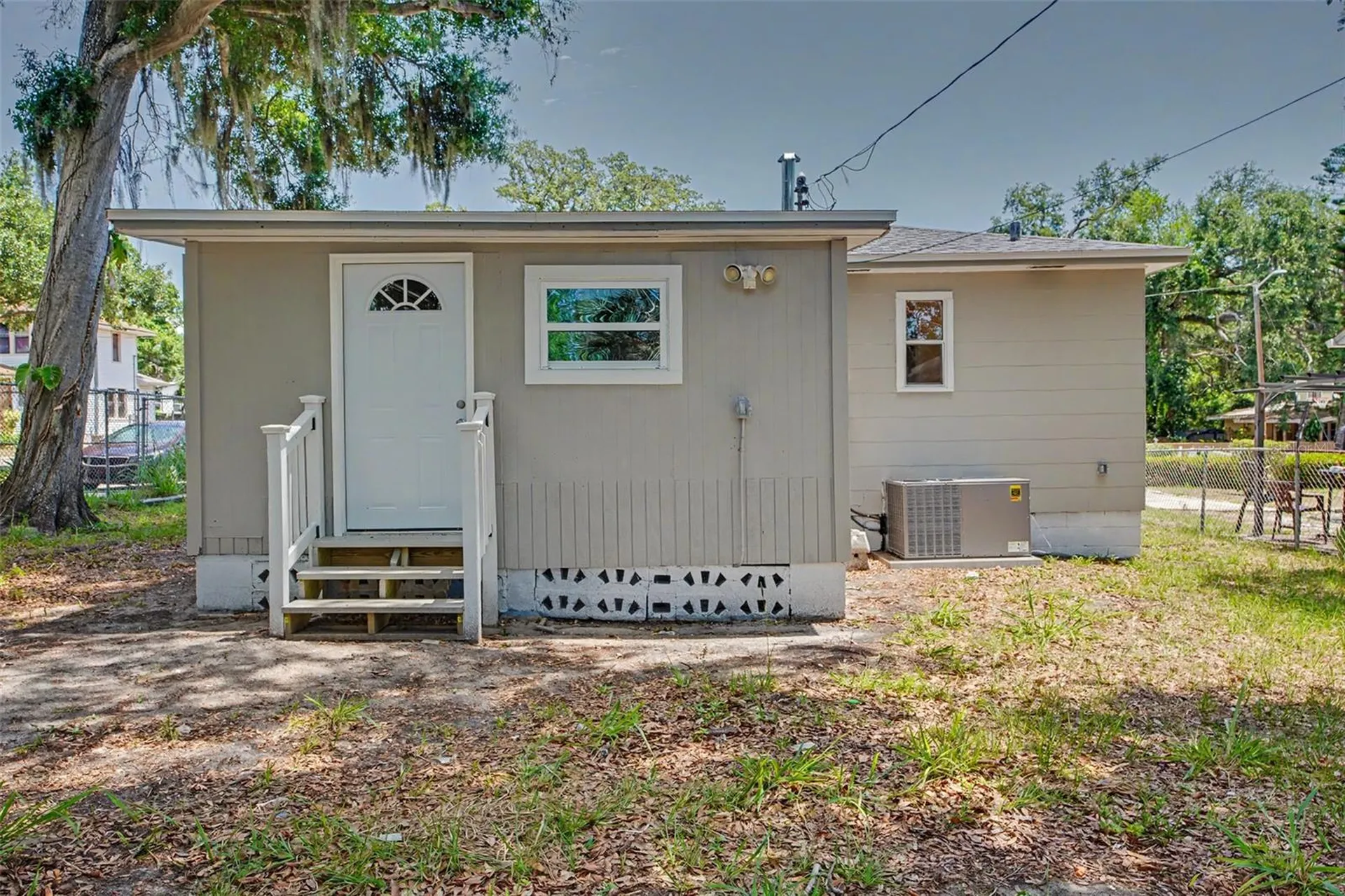 2425 19th Street S St Petersburg FL 33712