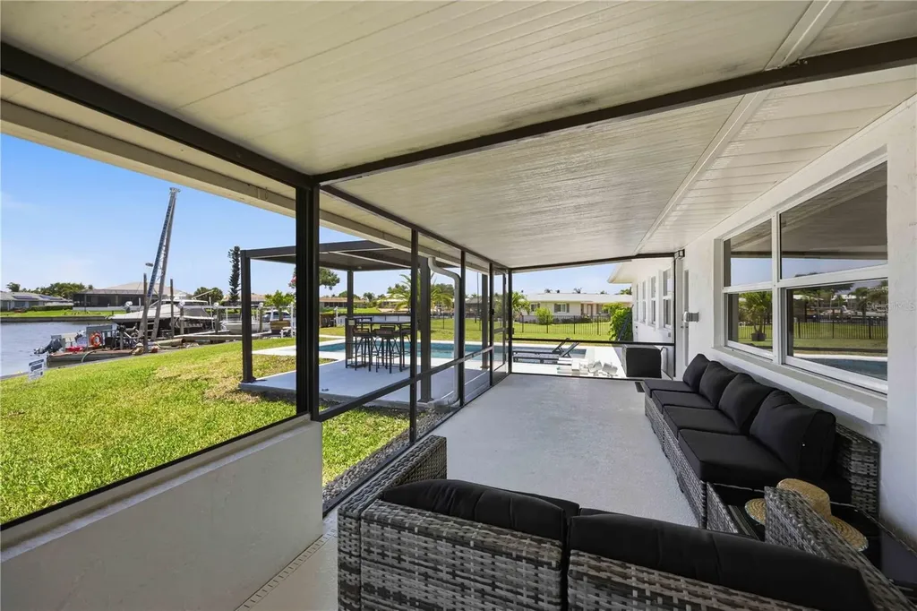 1933 Fairview Drive Englewood FL 34223