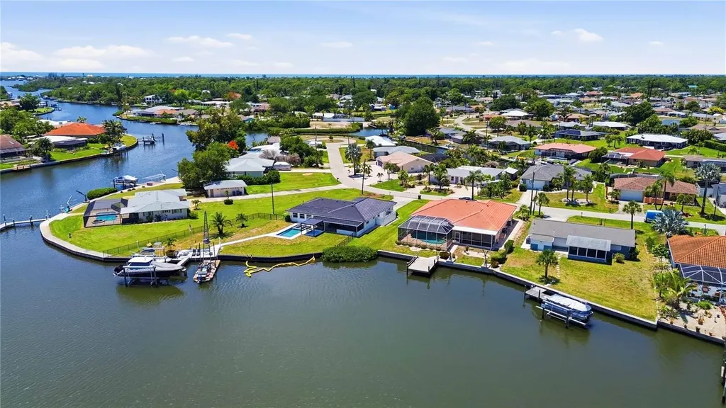 1933 Fairview Drive Englewood FL 34223