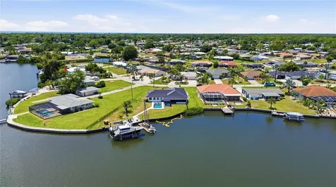 1933 Fairview Drive Englewood FL 34223