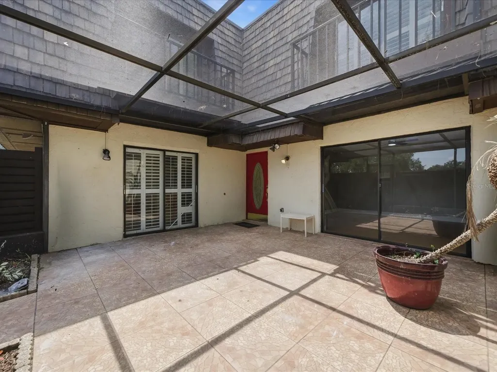 15338 E Pond Woods Drive Tampa FL 33618