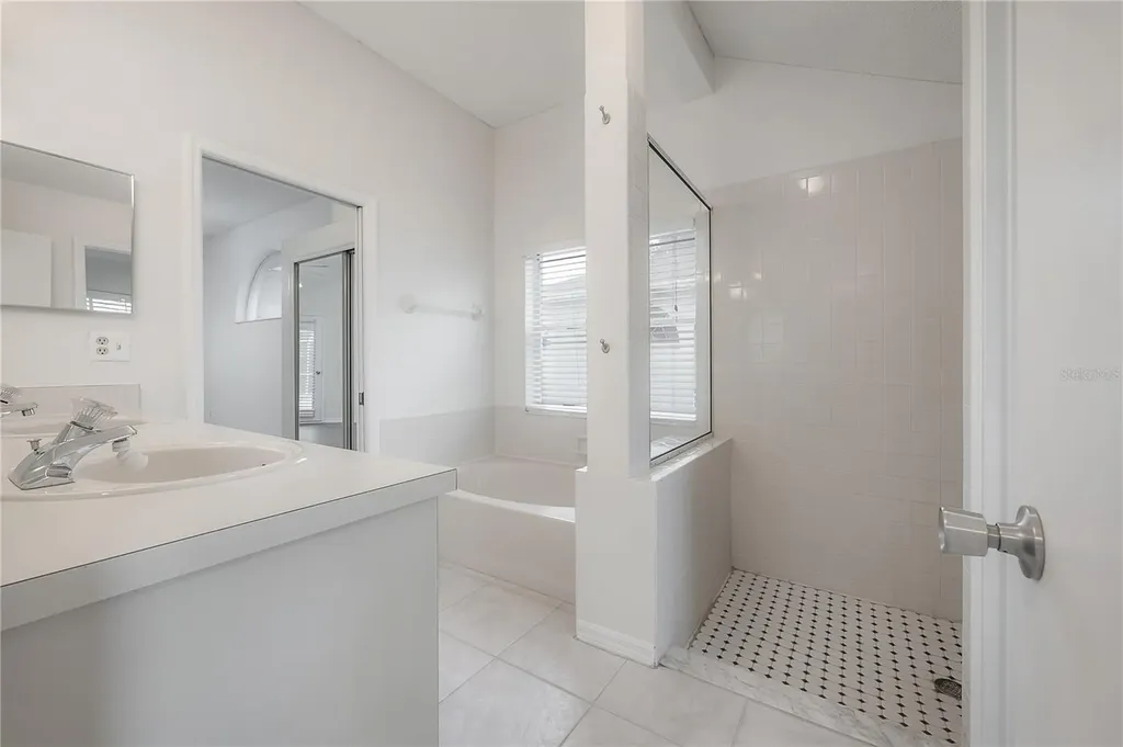 15121 Heathridge Drive Tampa FL 33625
