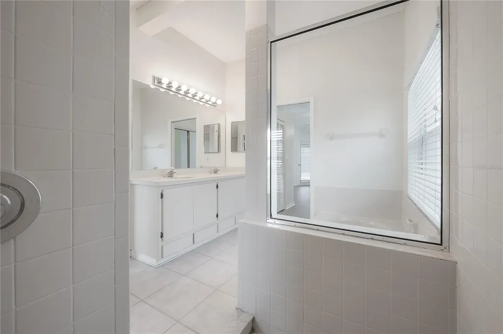 15121 Heathridge Drive Tampa FL 33625
