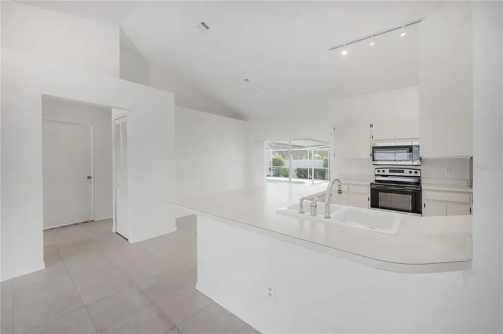 15121 Heathridge Drive Tampa FL 33625