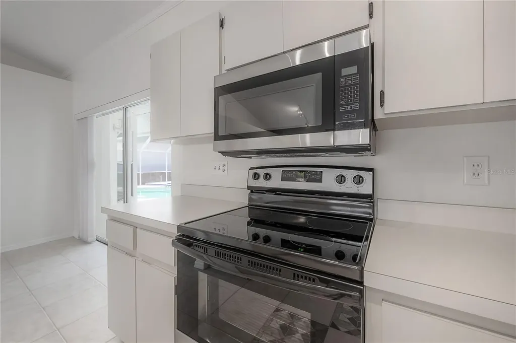15121 Heathridge Drive Tampa FL 33625
