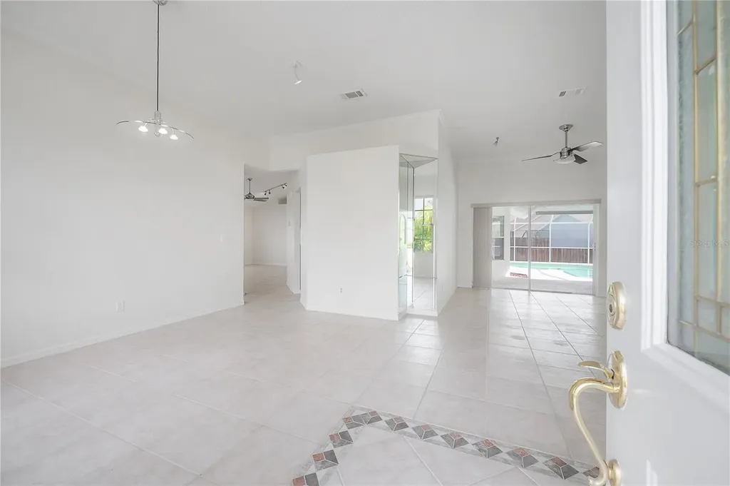 15121 Heathridge Drive Tampa FL 33625
