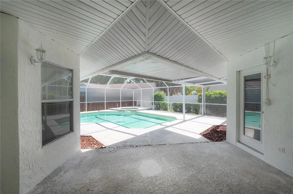 15121 Heathridge Drive Tampa FL 33625