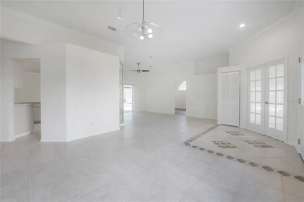 15121 Heathridge Drive Tampa FL 33625