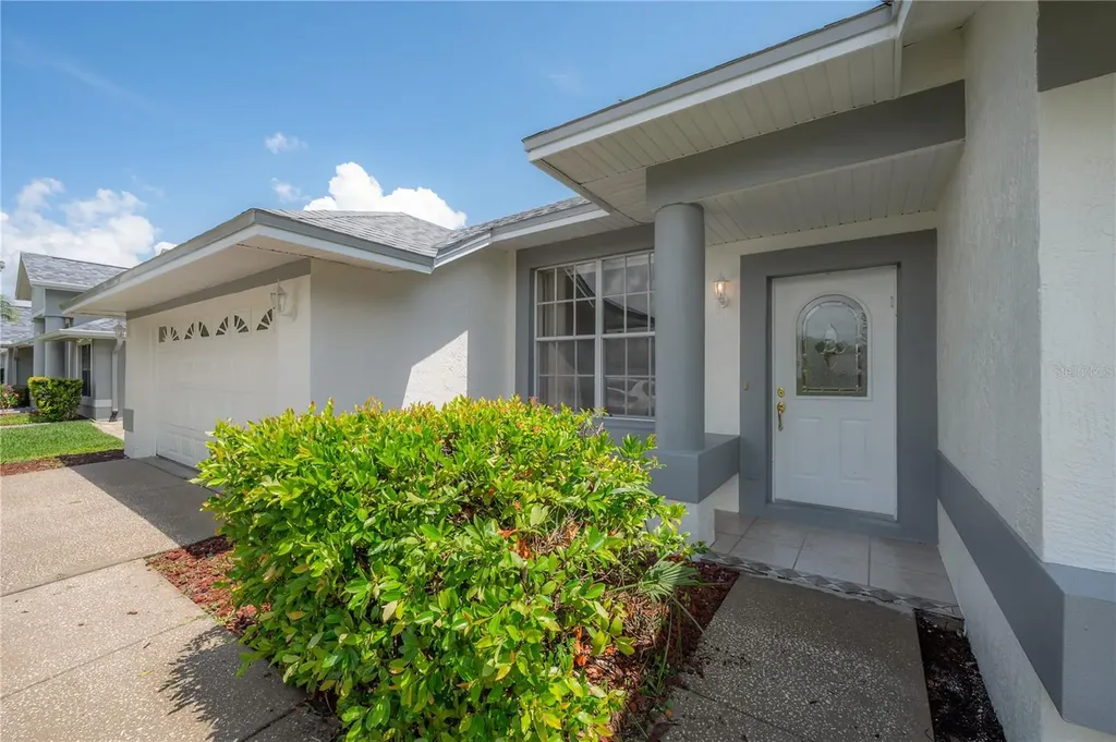 15121 Heathridge Drive Tampa FL 33625