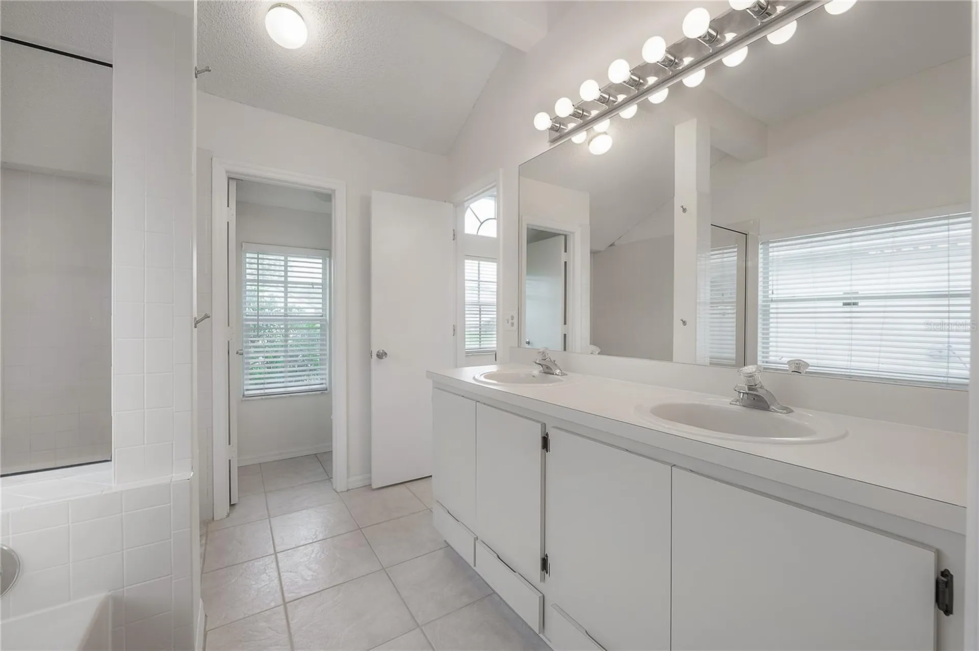 15121 Heathridge Drive Tampa FL 33625