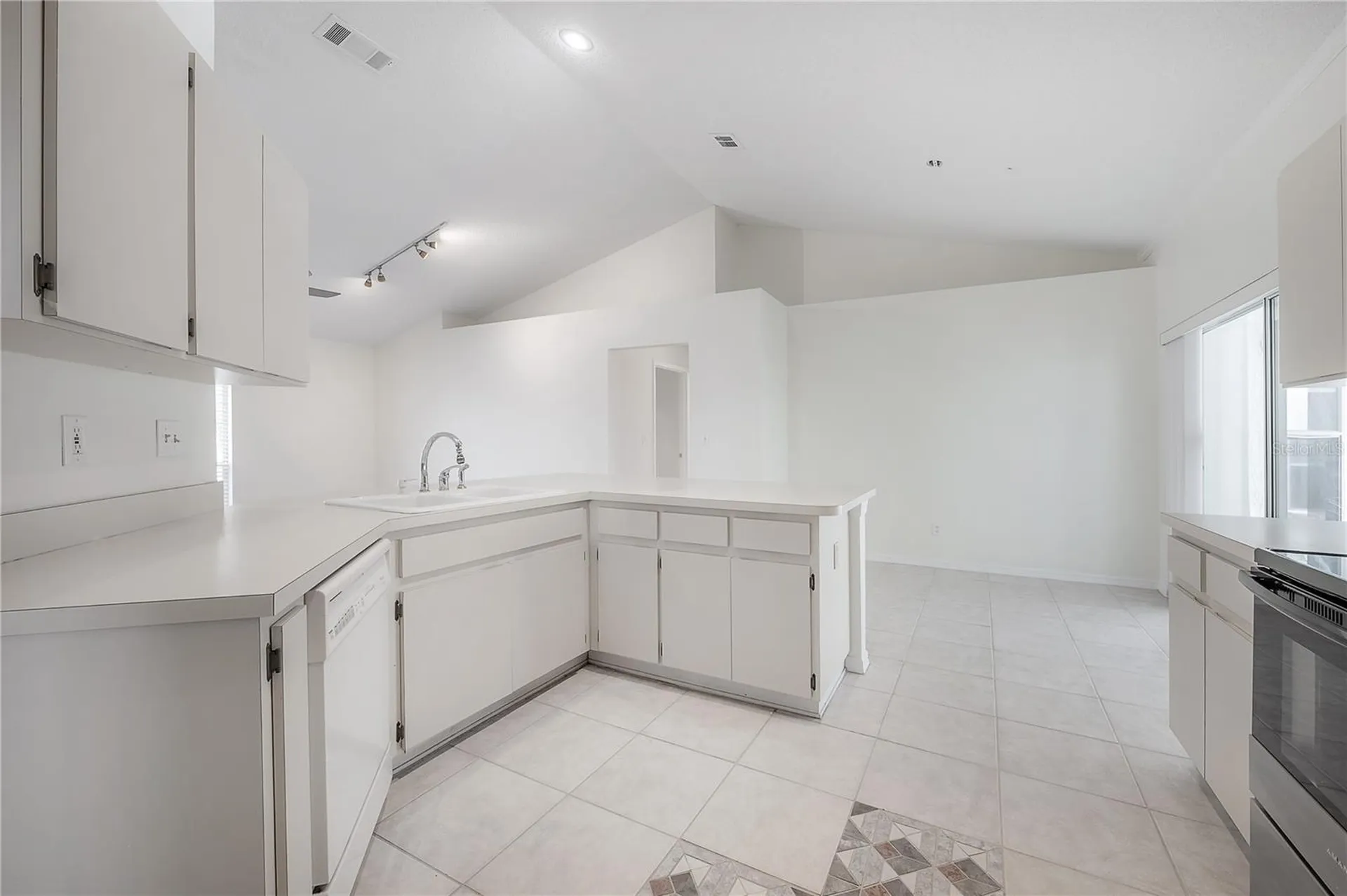 15121 Heathridge Drive Tampa FL 33625