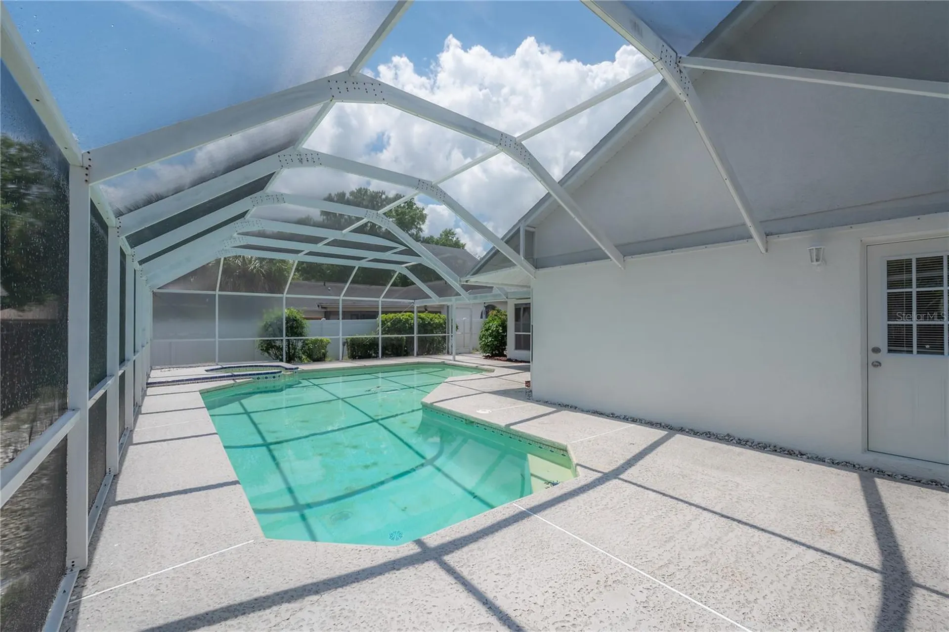 15121 Heathridge Drive Tampa FL 33625