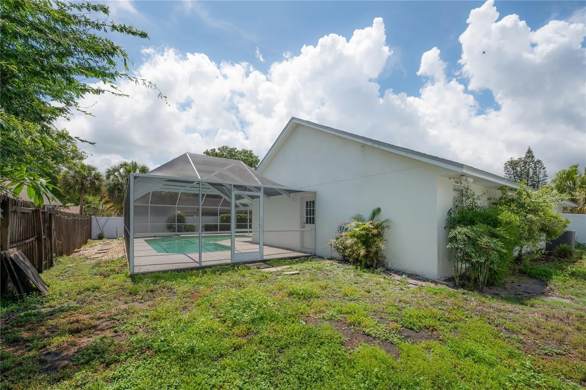 15121 Heathridge Drive Tampa FL 33625