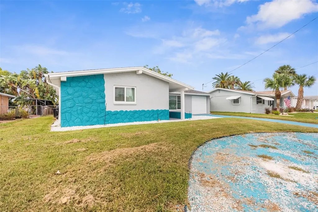 12535 3rd Isle Hudson FL 34667
