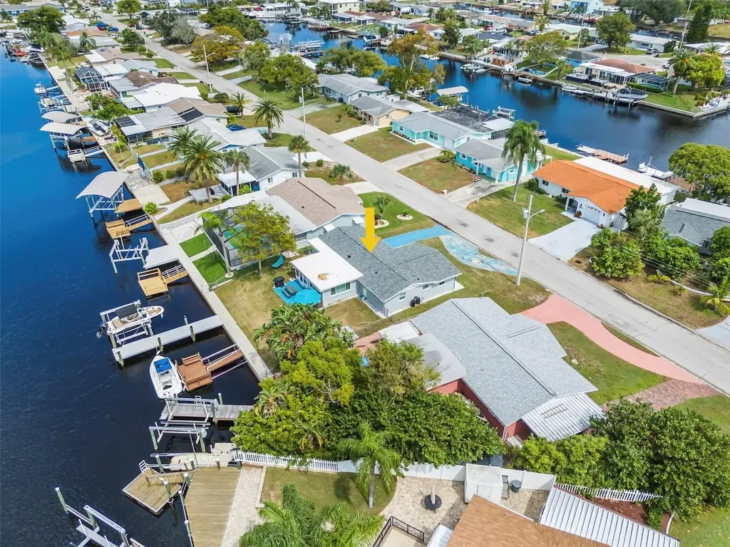 12535 3rd Isle Hudson FL 34667