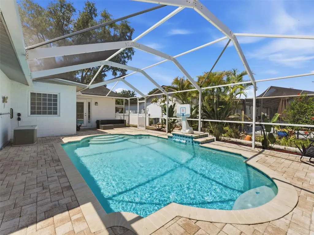 6640 Winding Oak Drive Tampa FL 33625