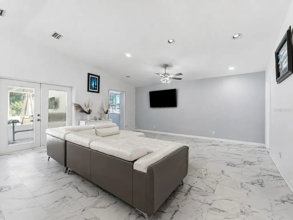 6640 Winding Oak Drive Tampa FL 33625