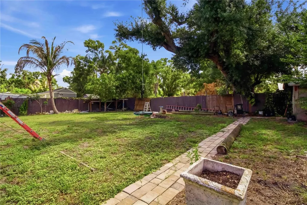 5727 11th Street E Bradenton FL 34203