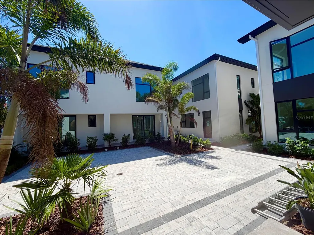 100 36th Street N St Petersburg FL 33713