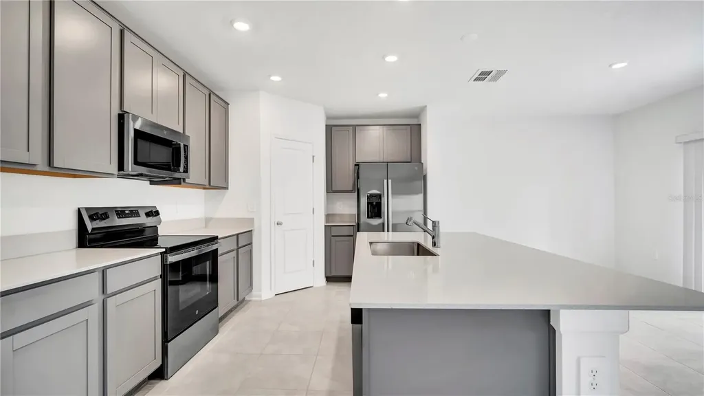 1713 White Water Court Davenport FL 33837