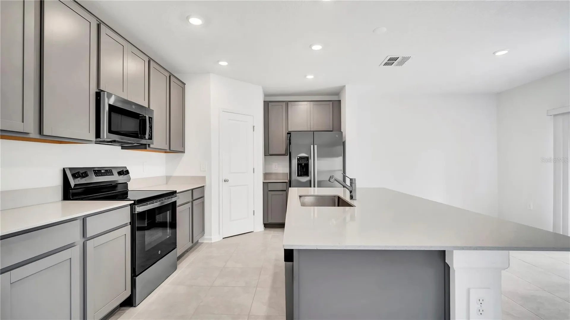 1713 White Water Court Davenport FL 33837