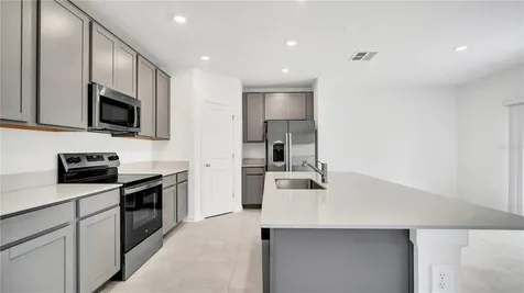 1713 White Water Court Davenport FL 33837