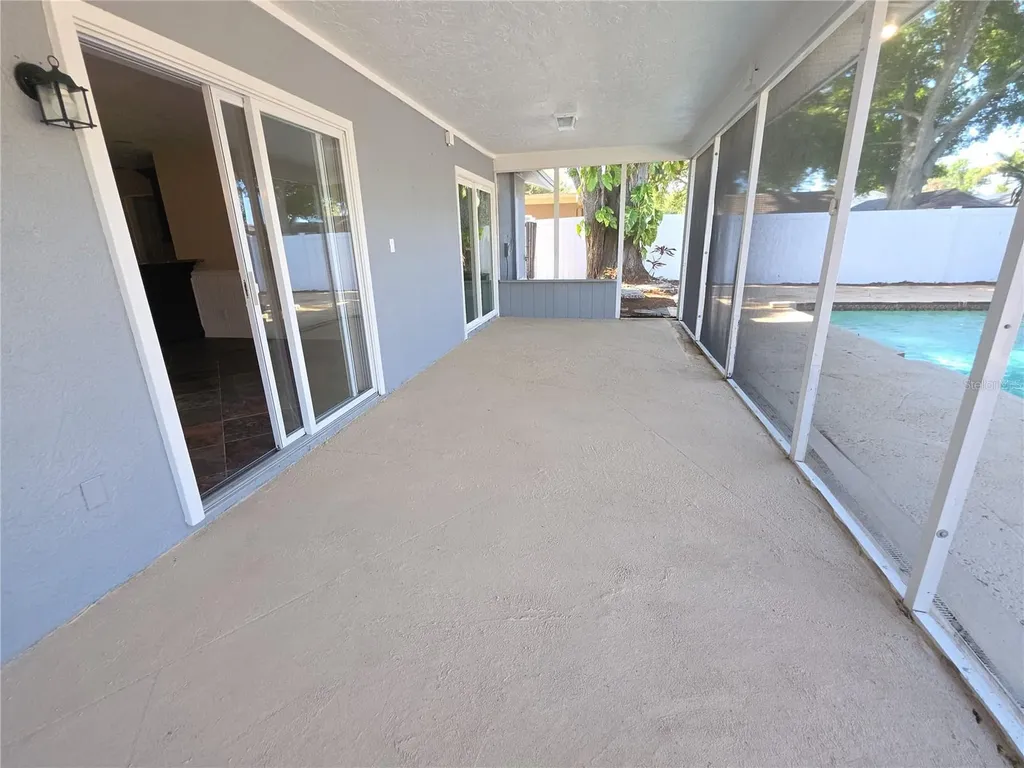 8990 123rd Way Seminole FL 33772