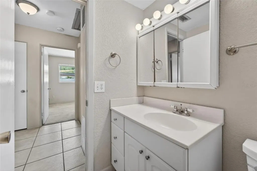 6670 26th Way N St Petersburg FL 33703