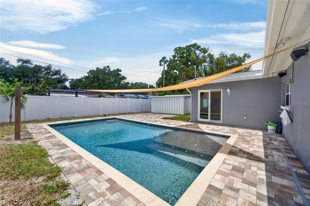 6670 26th Way N St Petersburg FL 33703