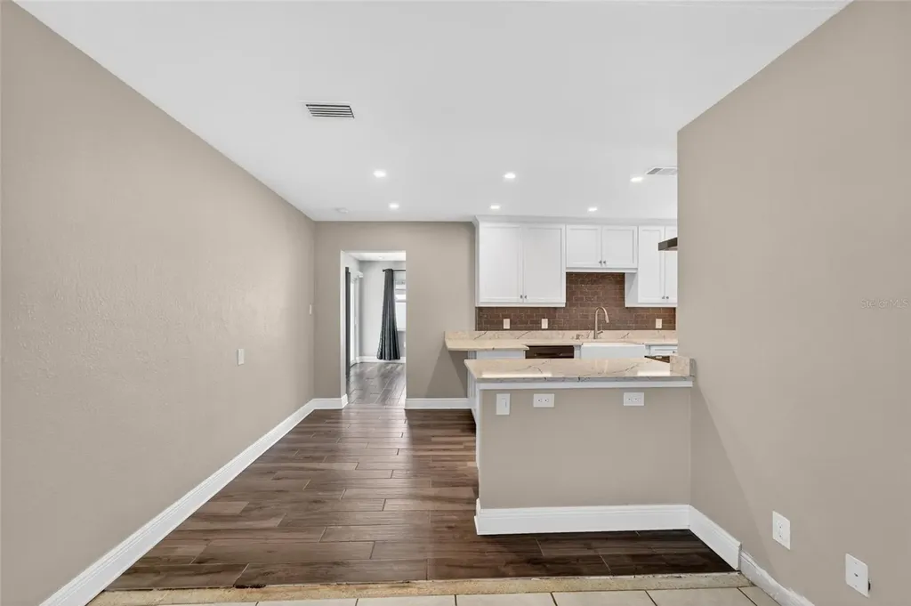 6670 26th Way N St Petersburg FL 33703