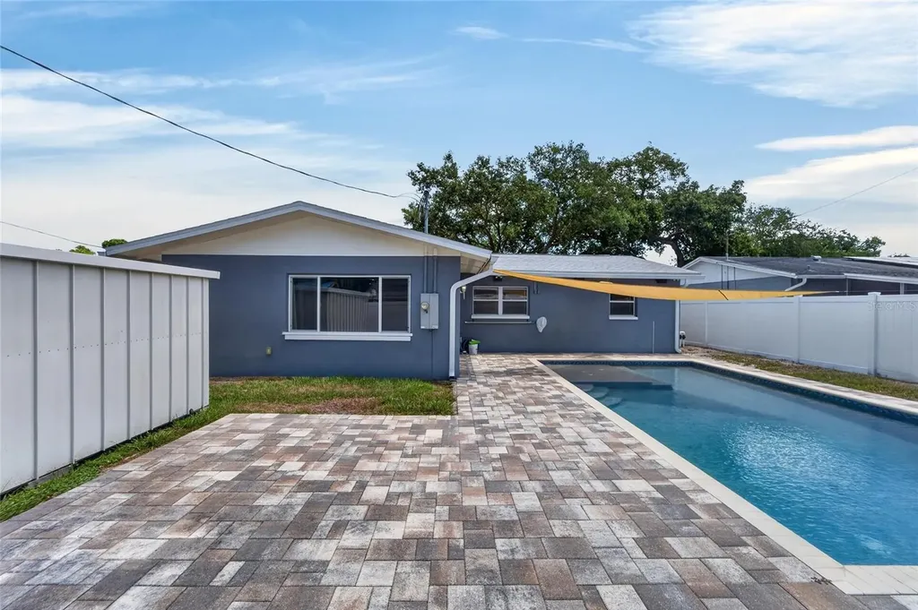 6670 26th Way N St Petersburg FL 33703