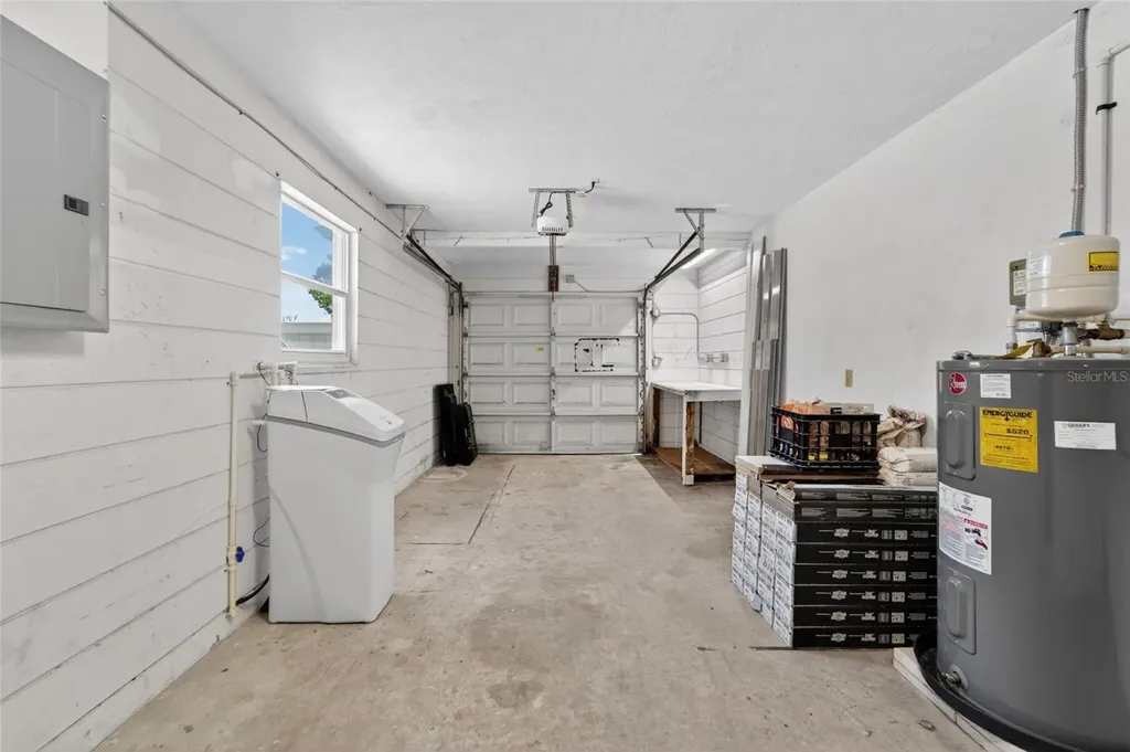 6670 26th Way N St Petersburg FL 33703