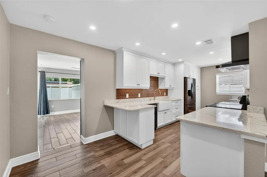 6670 26th Way N St Petersburg FL 33703