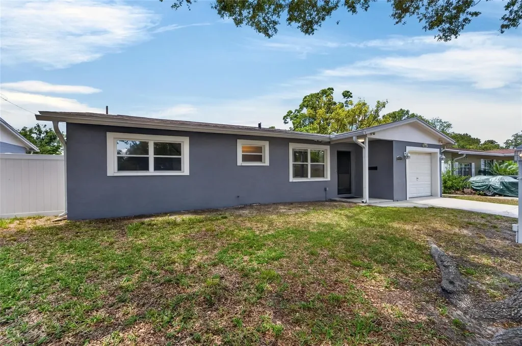 6670 26th Way N St Petersburg FL 33703