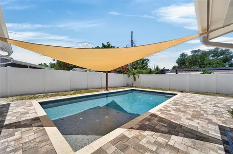 6670 26th Way N St Petersburg FL 33703
