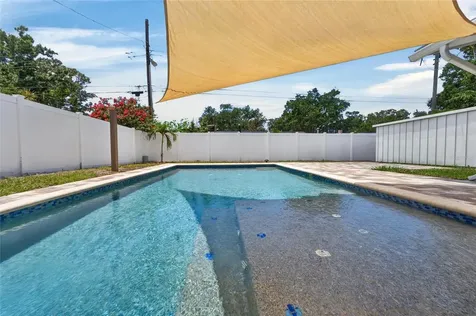 6670 26th Way N St Petersburg FL 33703