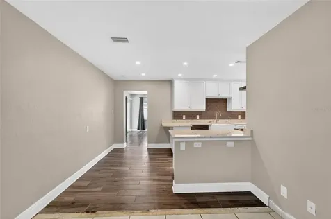 6670 26th Way N St Petersburg FL 33703