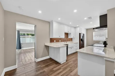 6670 26th Way N St Petersburg FL 33703