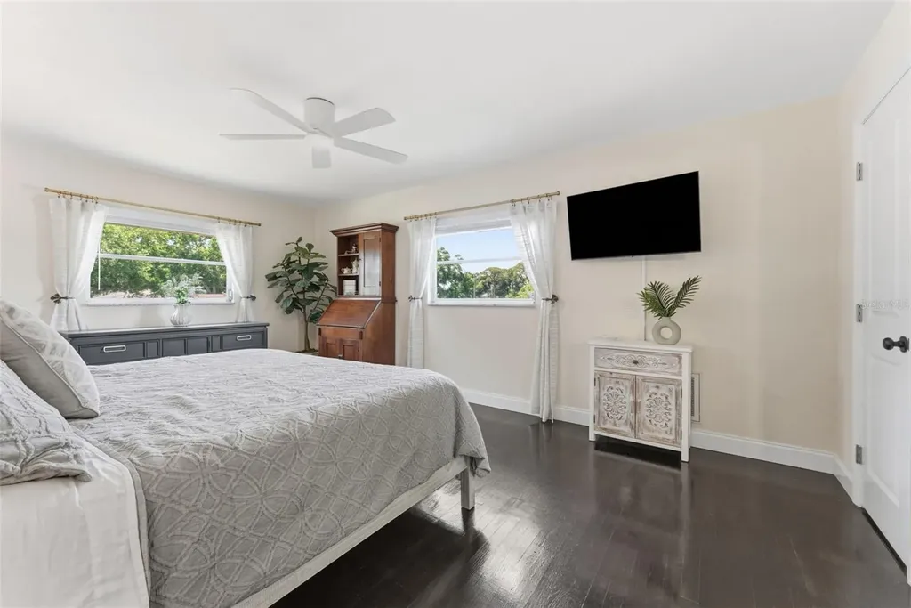 2701 67th Way N St Petersburg FL 33710