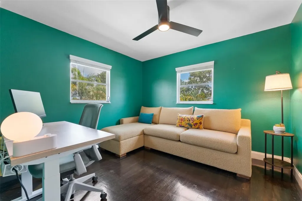 2701 67th Way N St Petersburg FL 33710