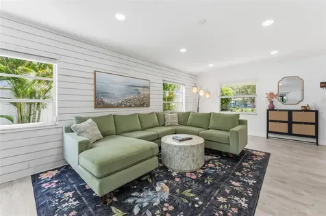 2701 67th Way N St Petersburg FL 33710
