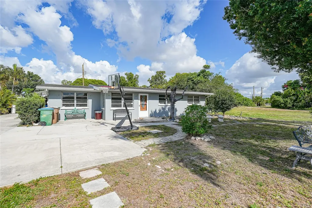 1201 Alabar Lane Cape Coral FL 33909