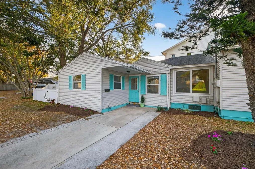 500 35th Avenue N St Petersburg FL 33704