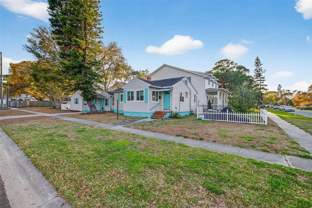 500 35th Avenue N St Petersburg FL 33704