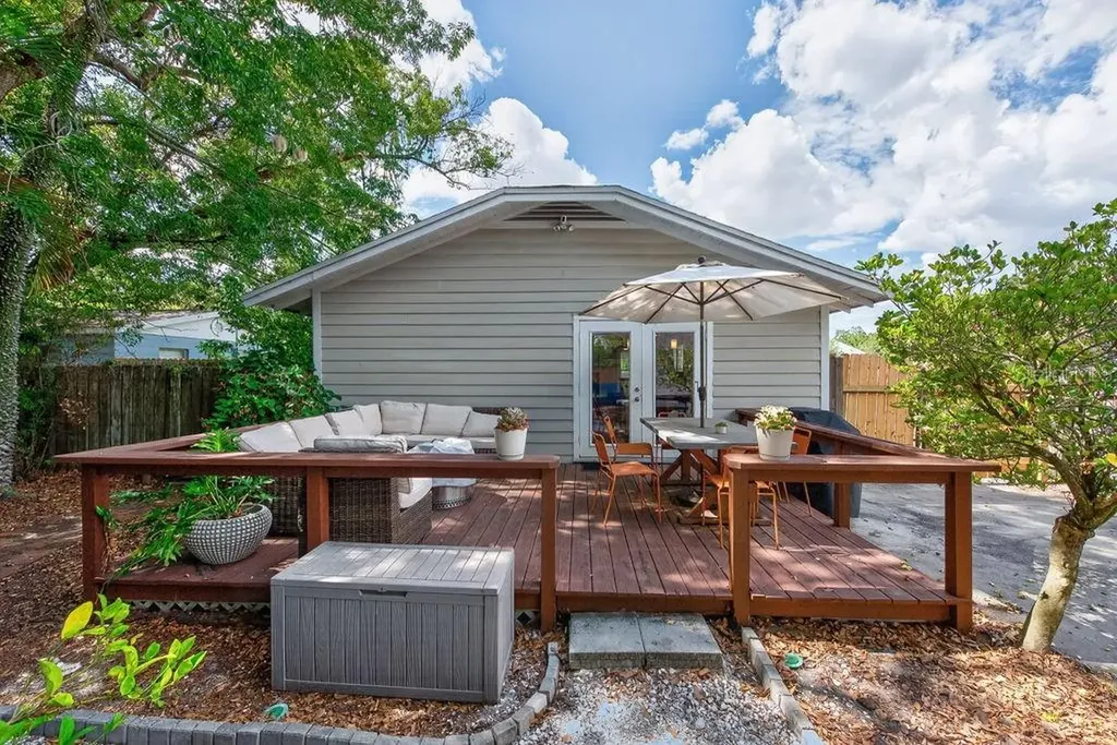 413 W North Bay Street Tampa FL 33603