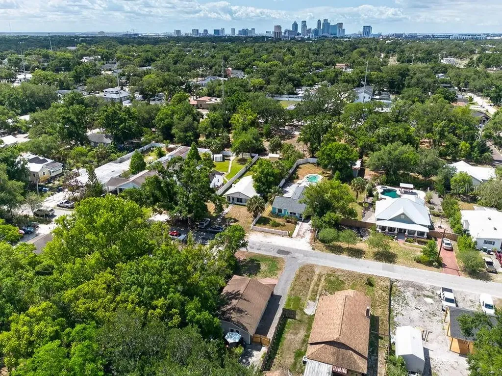 413 W North Bay Street Tampa FL 33603